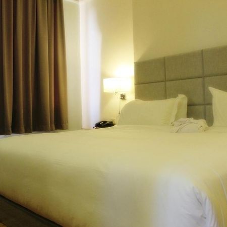 Cot Hotel Адис Абеба Екстериор снимка