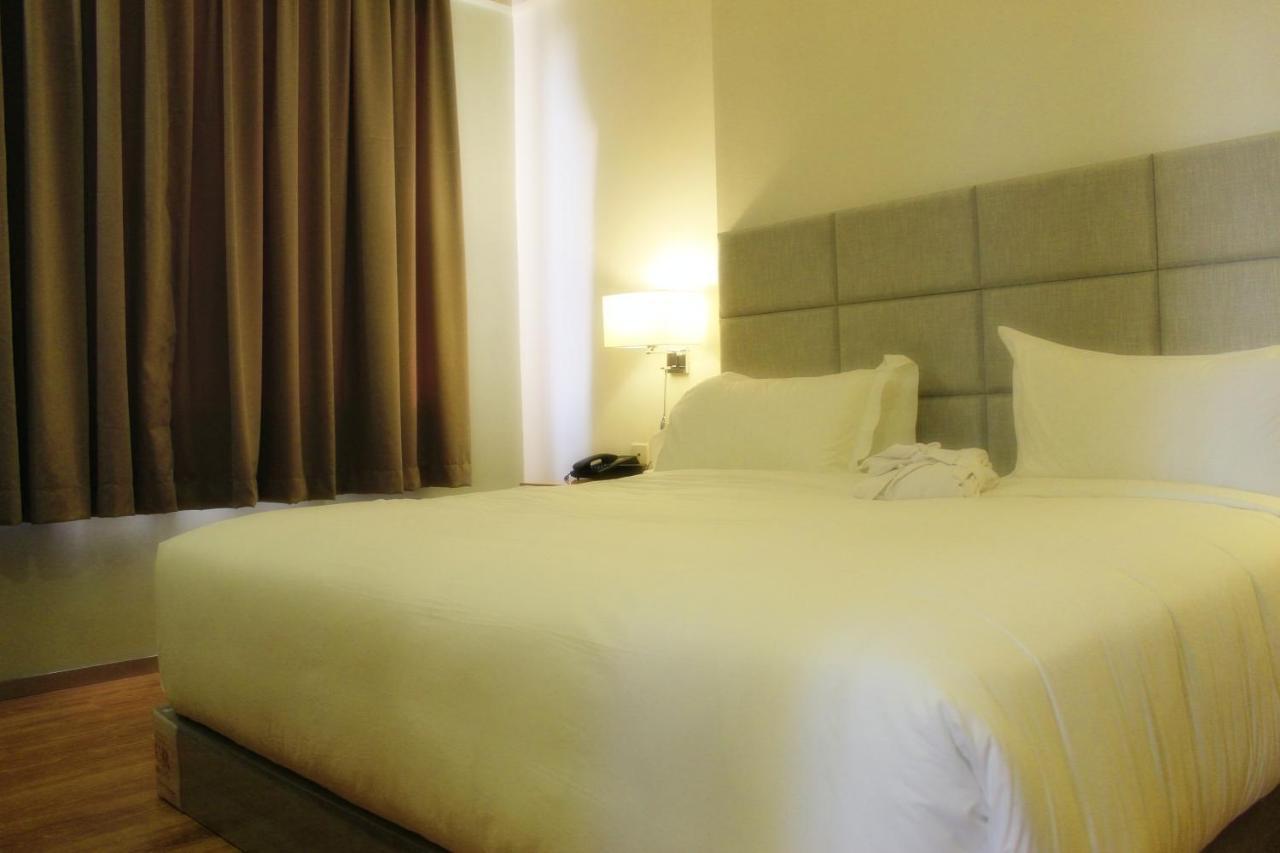 Cot Hotel Адис Абеба Екстериор снимка