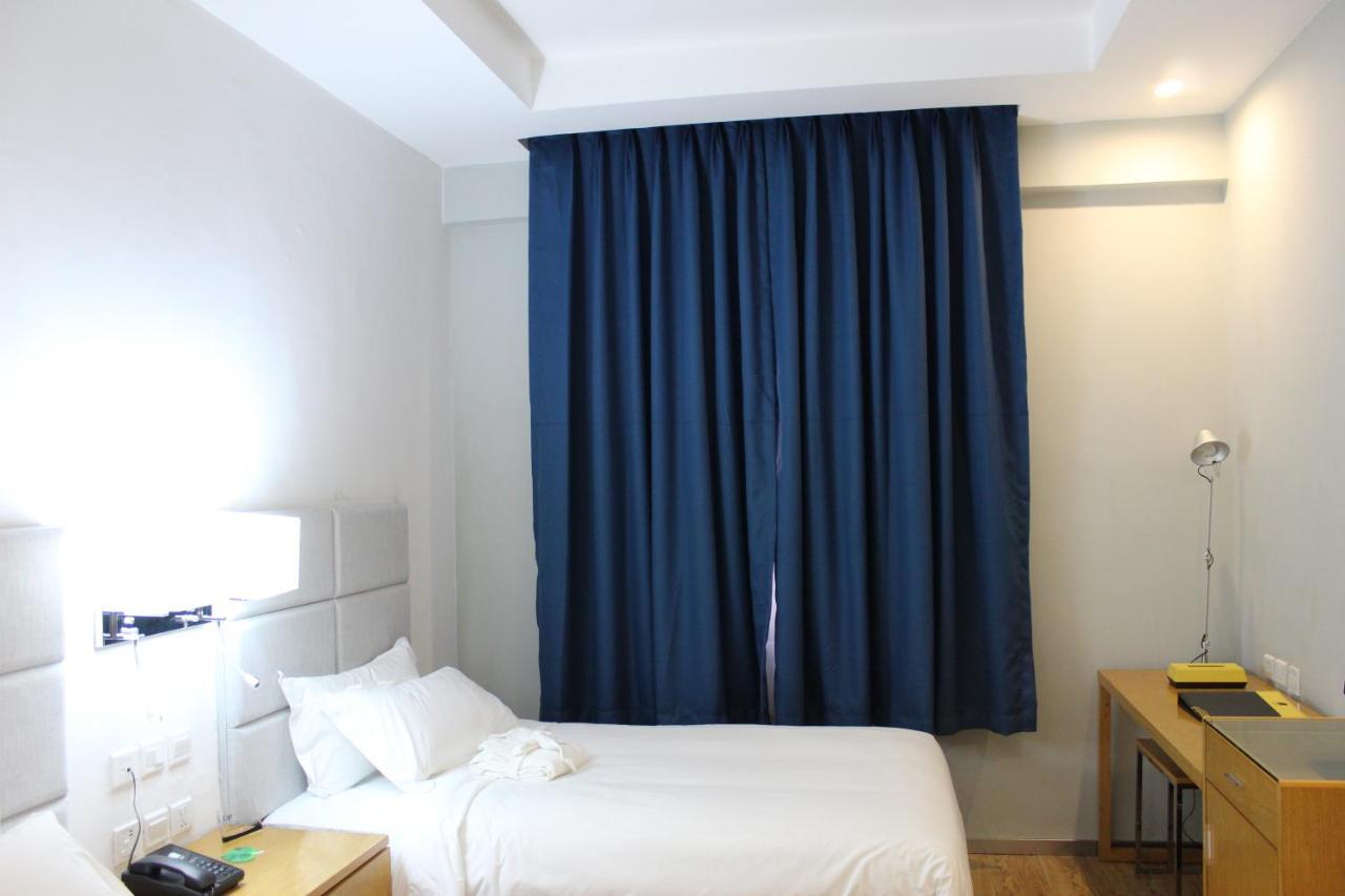 Cot Hotel Адис Абеба Екстериор снимка