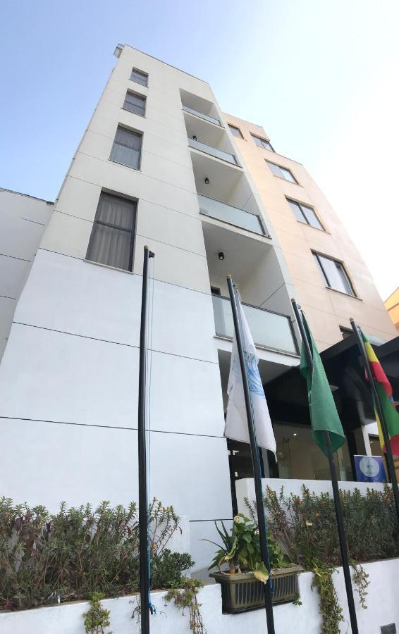 Cot Hotel Адис Абеба Екстериор снимка