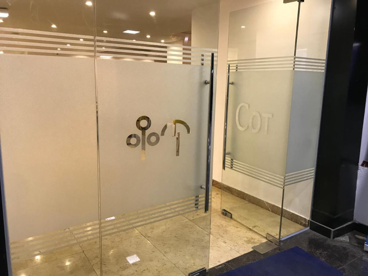 Cot Hotel Адис Абеба Екстериор снимка